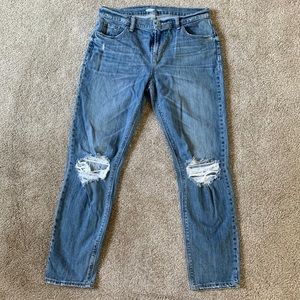 Women’s Old Navy Boyfriend Mid-Rise Jean size 4